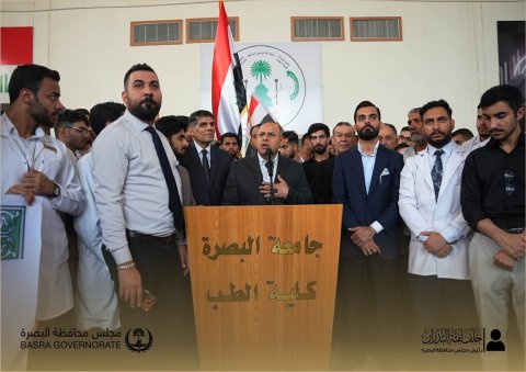 وزير التعليم العالي يتواصل هاتفيا مع طلبة كلية طب 
