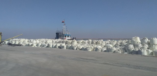 الموانئ تشحن مادة الكبريت والمنتوج النفطي عبر موان