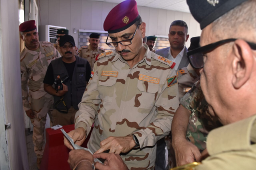 قائد عمليات البصرة يتفقد الاستعدادات في منفذ الشلا