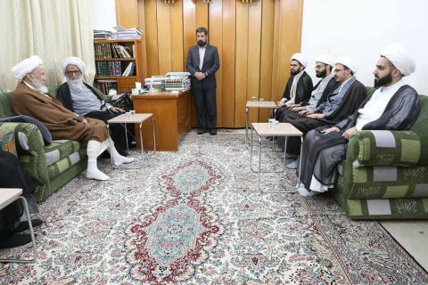 المرجع الشيخ بشير النجفي يزور المرجع الاعلى السيست