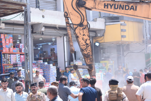 حملة لرفع التجاوزات في قضاء ابي الخصيب جنوبي البصر