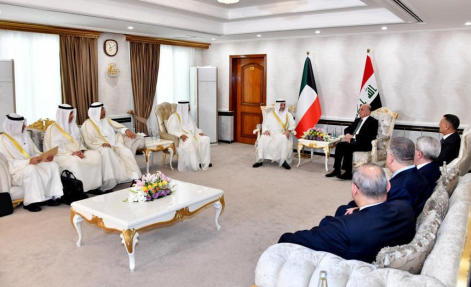 وزير الخارجيَّة يبحث مع نظيره الكويتيّ إنهاء المسا