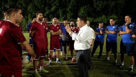 المدرب الصربي رادولوفيتش يباشر  بأولى وحداته التدر