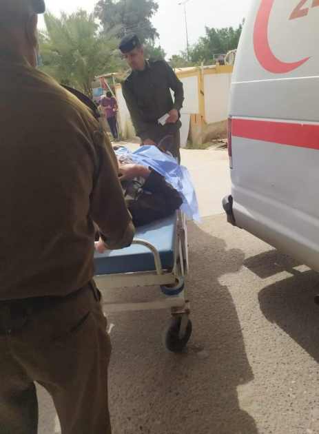 الدفاع المدني ينقذ شخصا محاصرا بداخل عجلته انقلبت 