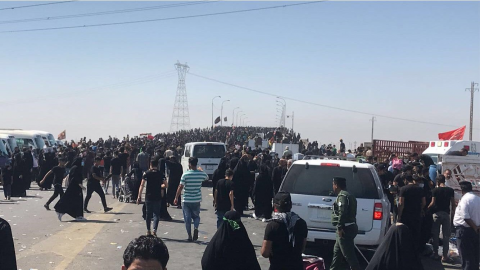 البصريون يحيون زيارة الأربعين في مسجد خطوة الإمام 