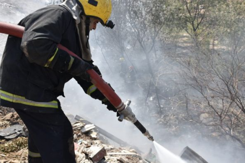 الدفاع المدني يخمد حريقا قرب نقابة الصحفيين العراق