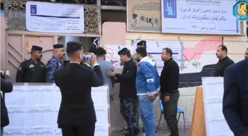 قائدا العمليات والشرطة في البصرة يشرفان على تأمين 