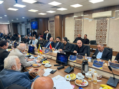 البصرة  توقع محضرا مع وفد إيراني لتنمية التبادل ال