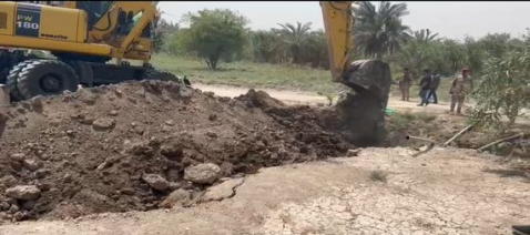 رفع تجاوز على الانبوب الناقل للماء لتغذية بحيرة اس