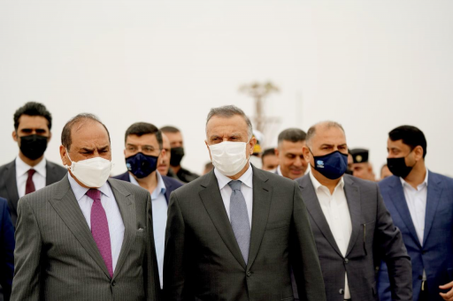 الكاظمي يجري جولة بحرية في ميناء الفاو الكبير وكاس