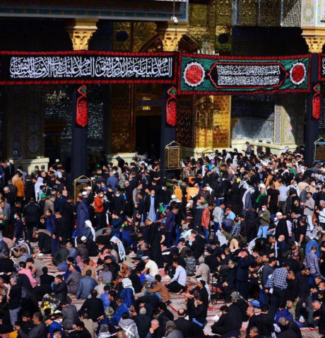 حشود الزائرين تواصل  احياء ذكرى استشهاد الإمام الك