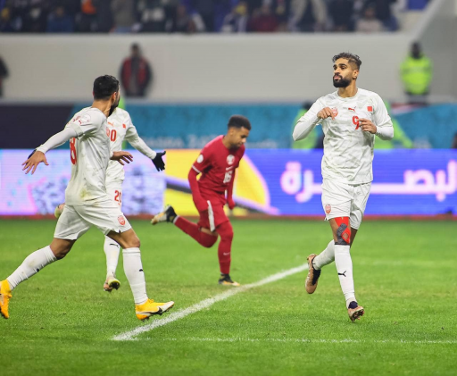 البحرين تقلب تأخرها الى فوز على قطر بهدفين لهدف في