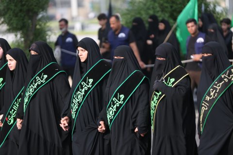 بمشاركة حشود غفيرة في البصرة : تشييع رمزي مهيب لنع