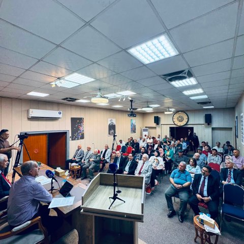افتتاح فعاليات مؤتمر (الشعر والنقد في نصف قرن ) في
