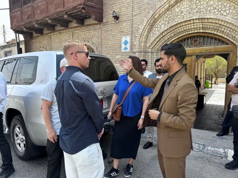 نائب محافظ البصرة يبحث مع القائم بالأعمال الفنلندي