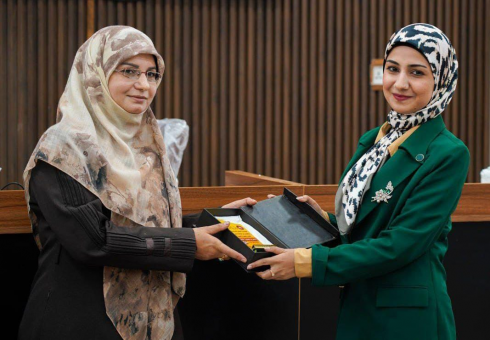 جامعة جابر بن حيان تكرم  الطلبة الأوائل