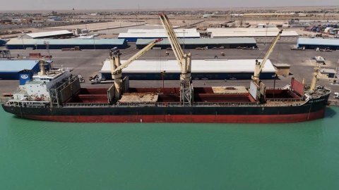 ميناء أم قصر الشمالي يستقبل بواخر عملاقة ويسجل 80 سفينة خلال