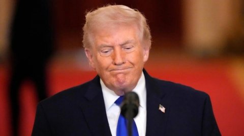 ترامب يحذر إيران من رسوم مضيق هرمز والناتو يلوّح بتحرك لتأمي