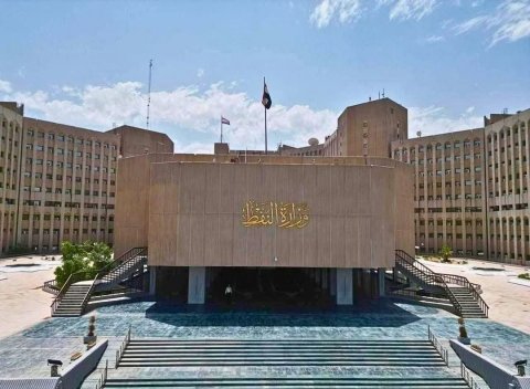 وزارة النفط تعلن عن استيراد شحنتين من الغاز السائل بكمية 200