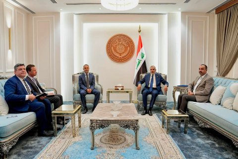 وزير المالية: إغلاق مضيق هرمز أثر مباشرة