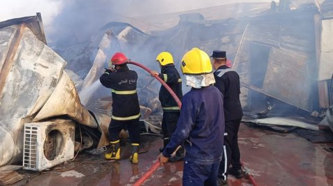 اخماد حريق اندلع في شركة لصناعة البوردات الكهربائية شمالي بغ