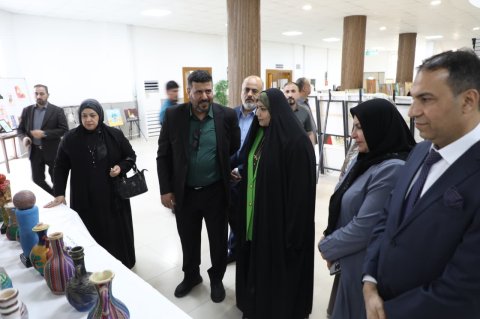 بمناسبة عام السيادة والانتصار…جامعة الكوفة تفتتح المعرض الفني ومسابقة الرسم