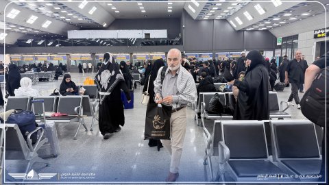 مطار النجف الدولي  يستقبل  10 رحلات جوية تقل آلاف الزائرين ا