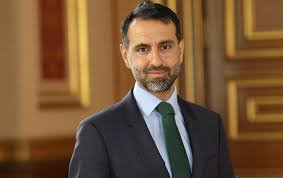 السفير البريطاني في بغداد يرحب بتكليف علي الزيدي بتشكيل الحكومة