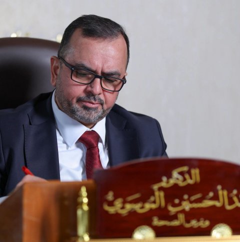 وزير الصحة يوجه بشمول جميع ملاكات الوزارة بتخفيض أجور الأجنحة الخاصة