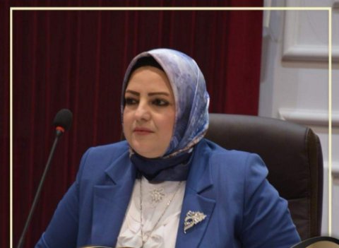 عضو بمجلس البصرة توجه رسالة للصدر انسحابكم من العملية السياس