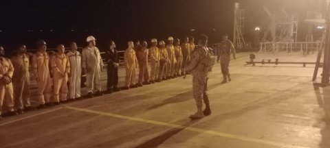 القوة البحرية تنفذ مهمة تفتيش وحماية للناقلات النفطية والتجا