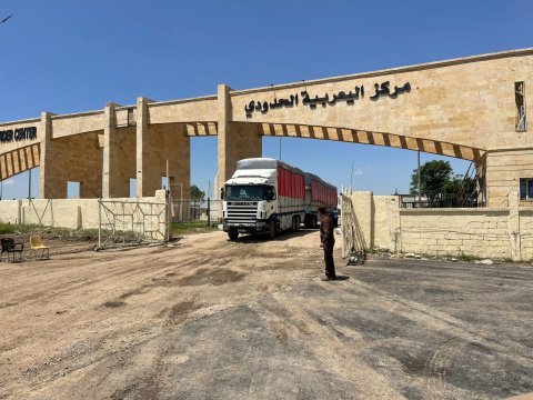 الكمارك تعلن دخول أولى ثلاث شحنات تجارية عبر منفذ ربيعة الحدودي من الجانب السوري