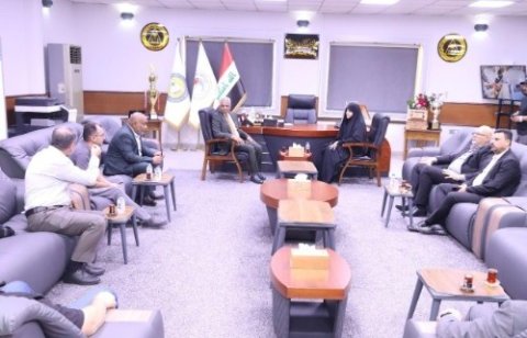 رئيس جامعة البصرة يبحث مع وفد نيابي ونفطي مشروع مسار أنبوب الغاز الجاف في موقع ك