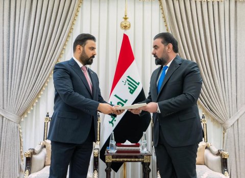 رئيس الوزراء المكلف علي الزبادي  يقدم المنهاج الوزاري لرئيس 