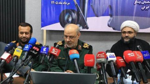 متحدث الحرس الثوري: فتح مضيق هرمز مرهون بقبول الشروط الإيران
