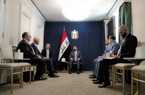 الزيدي يبحث في واشنطن مع المبعوث الخاص للرئيس الأمريكي توم ب