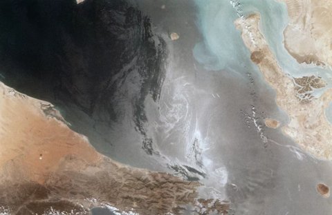 برلماني إيراني يرجح إبرام اتفاق مع سلطنة عمان حول إدارة مشتر