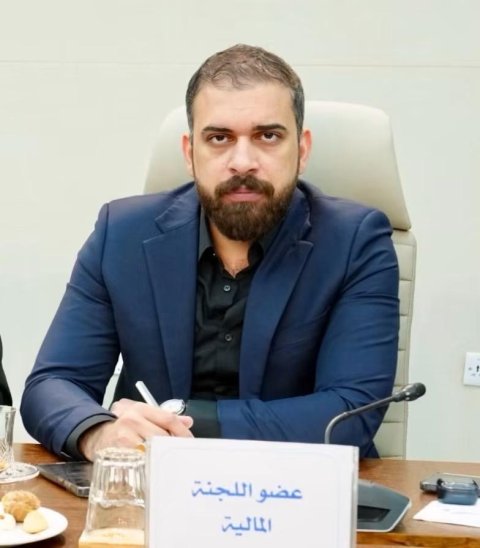 الدراجي ينتقد توجه التربية نحو الآيباد: الكتب ما دبرتوها.. أنوب آيباد؟!
