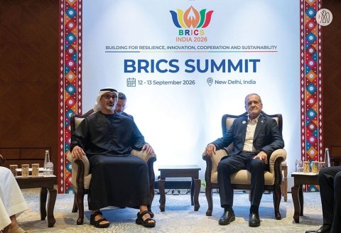 الرئيس الإيراني : محادثات جيدة مع ولي عهد أبو ظبي واتفقنا عل
