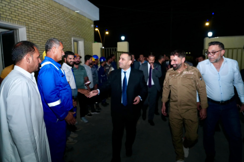 وزير الكهرباء يتفقد قطاع توزيع الزبير في البصرة ويوجه بنصب م